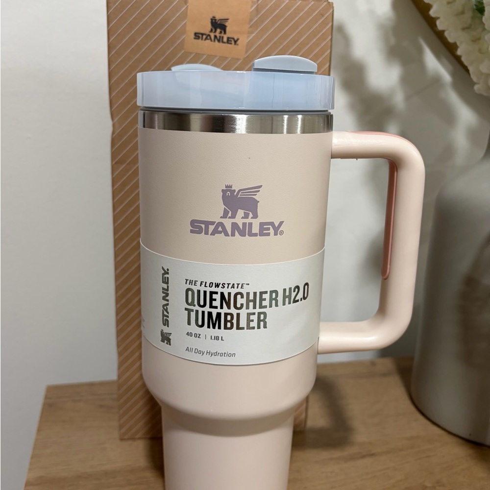 Stanley Quencher H2.0 Tumbler - Light Pink